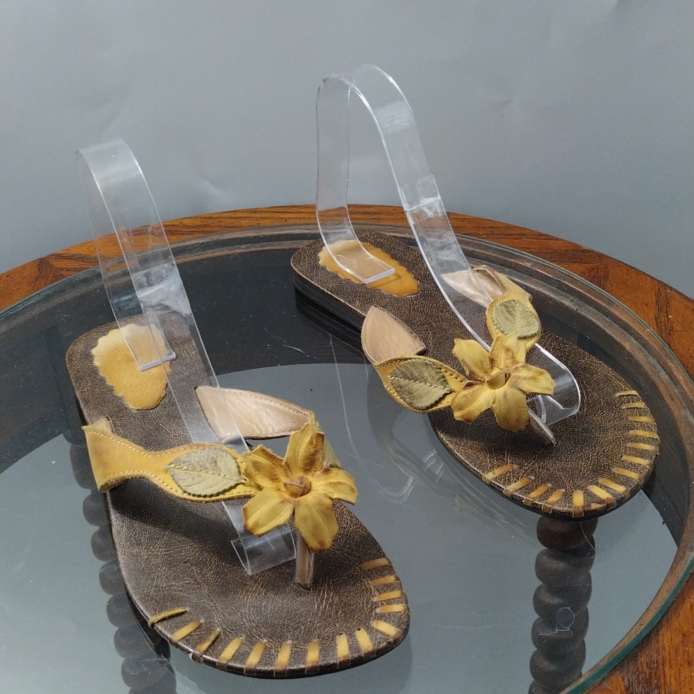 Women's Sandle by Enigma Size: 7